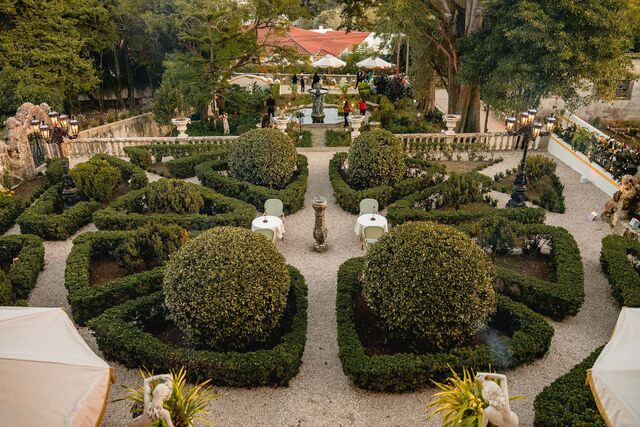 As suas várias salas interiores, três jardins e um pátio convidam à criação de experiências personalizadas.