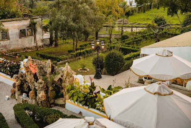 A localização privilegiada do Palácio da Fonte Nova, a apenas 25 quilómetros de Lisboa e a 15 minutos do Penha Longa Resort, torna-o ainda mais apelativo.