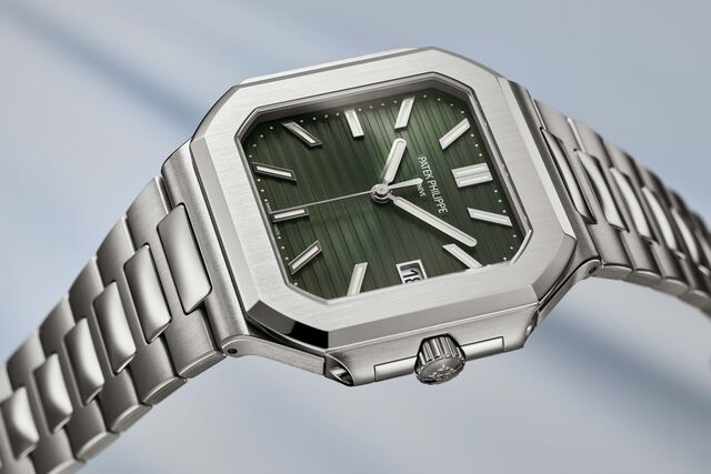 Ref. 5821/1A-001, em aço inoxidável, idêntico ao modelo bitonal no seu design, muda na sua cor.