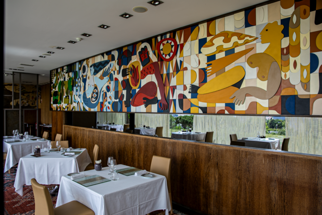 Como parte das celebrações, foi inaugurada uma obra de arte criada pela Oficina Marques. Em destaque na sala principal do restaurante, a peça inspira-se nos quatro elementos da natureza: Fogo, Terra, Água e Ar, igualmente presentes na cozinha do Chef.
