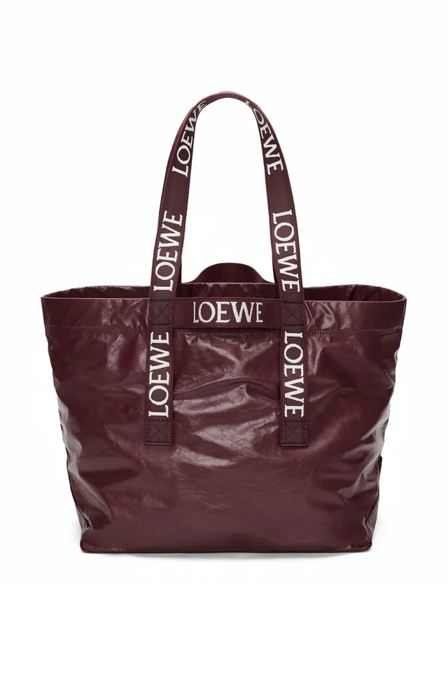 Saco Fold Shopper, €1600, Loewe.