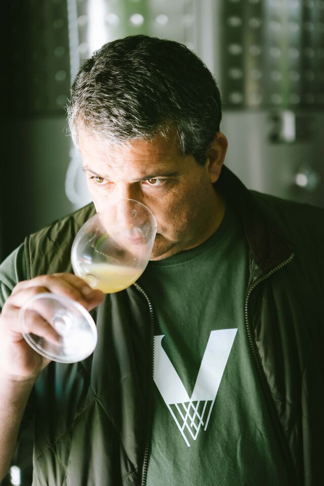 "O meu pai plantou o primeiro hectare de alvarinho em 1974 e, a partir daí, começou a fazer vinho e a mostrá-lo aos amigos nessa tal garagem."