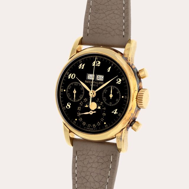 O Patek Philippe Ref. 2499 Third Series bate o recorde deste modelo com um visor preto ao ser vendido por 2,59 milhões de dólares.