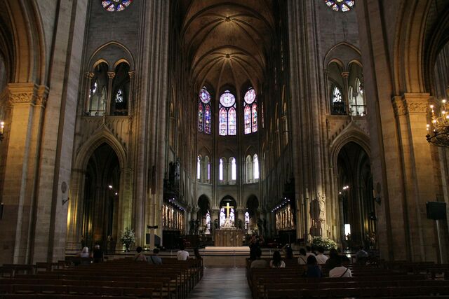 No início do mês já foi possível ouvir os oito sinos da catedral.