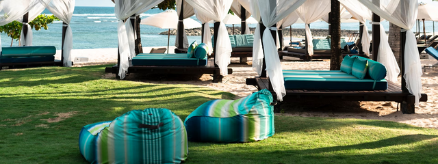 A Missoni é conhecida, acima de tudo, pelos seus padrões vibrantes de riscas e zig-zags e, agora, remexe o seu arquivo para uma coleção de vestuário exclusiva do resort.