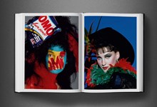 Livro. Os anos 80 pela objetiva de David Bailey