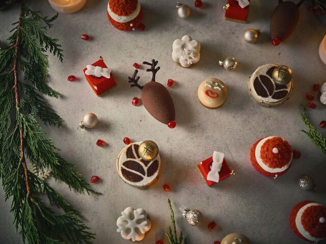 Um sortido de pequenos doces de Natal