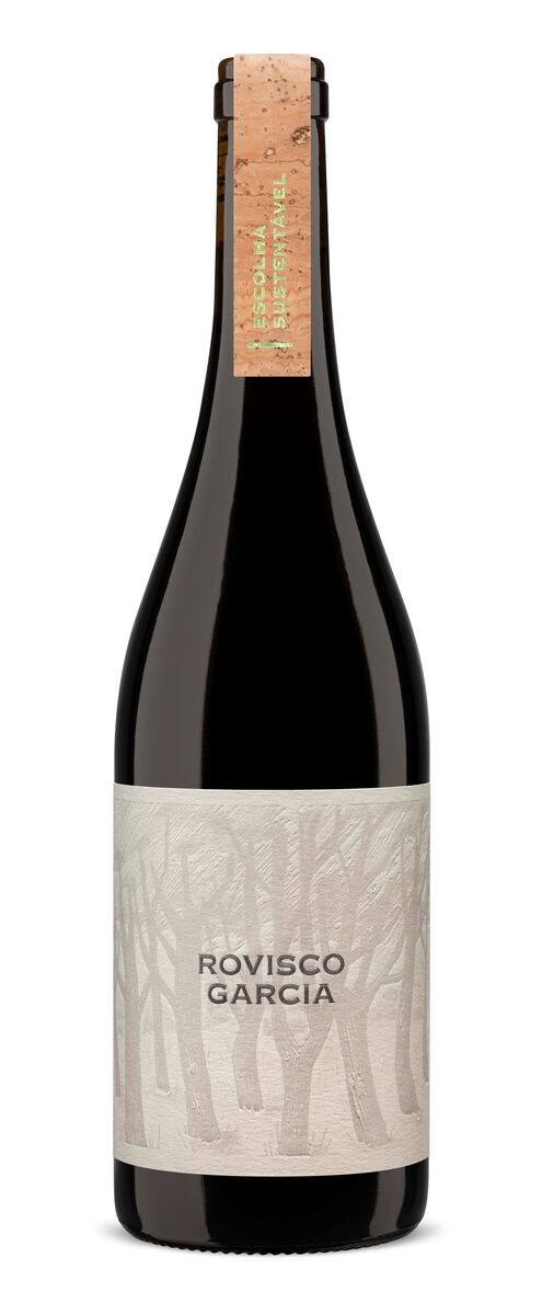 As castas principais deste tinto são Alicante Bouschet, Syrah e Aragonez e, em menor percentagem, Cabernet Sauvignon e Petit Verdot.