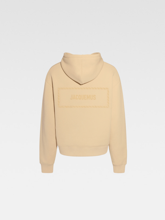 Jacquemus, O sweatshirt Torsade, €450.