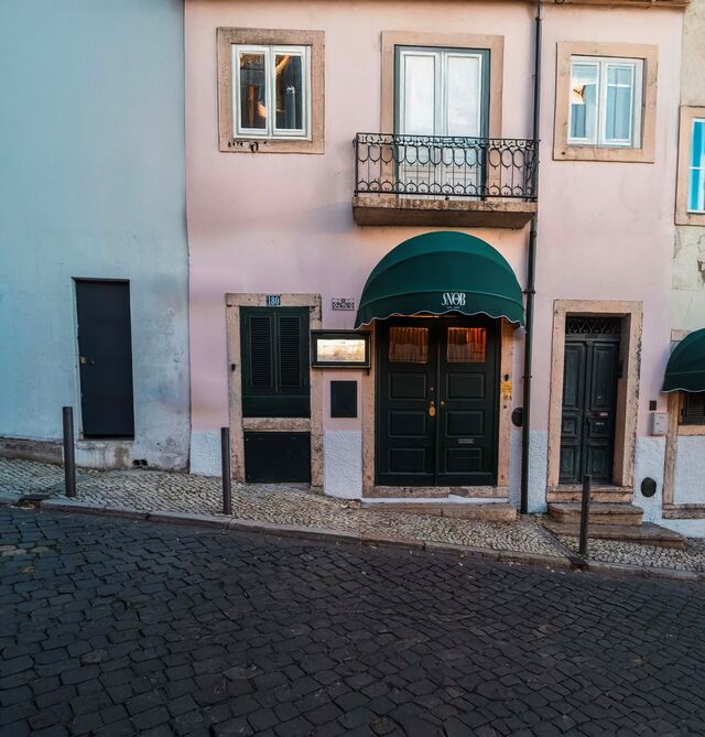 A icónica porta verde que só se abre para quem toque à campainha