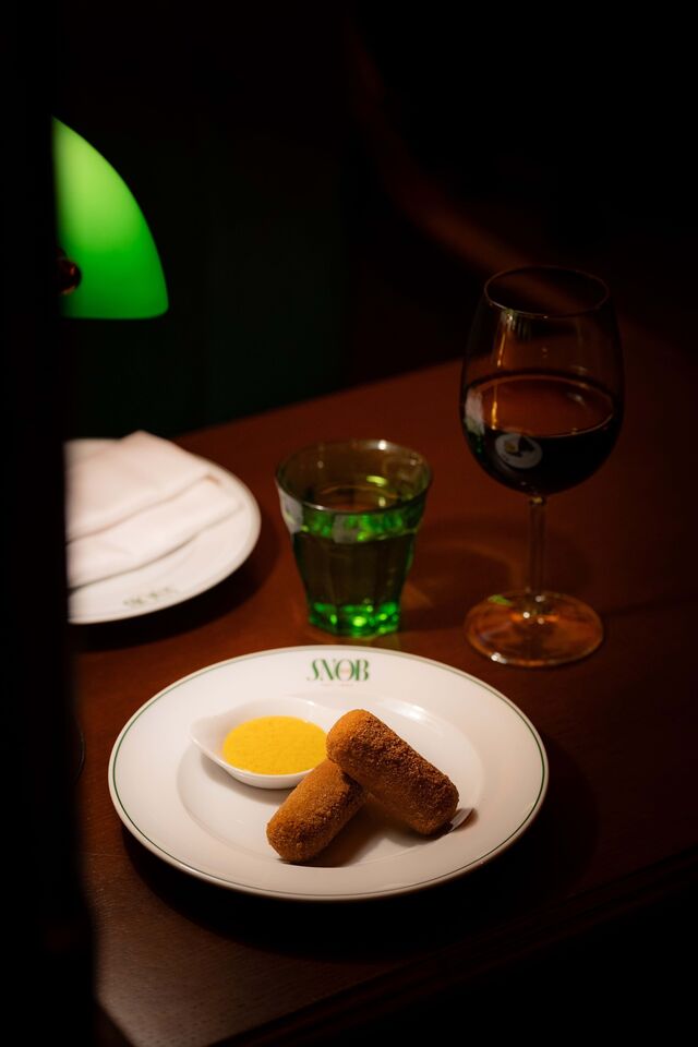 Os famosos croquetes com mostarda Savora (duas unidades por 4,50 euros)