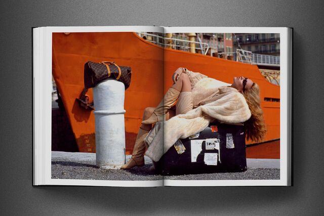 Jerry Hall numa produção para a Louis Vuitton