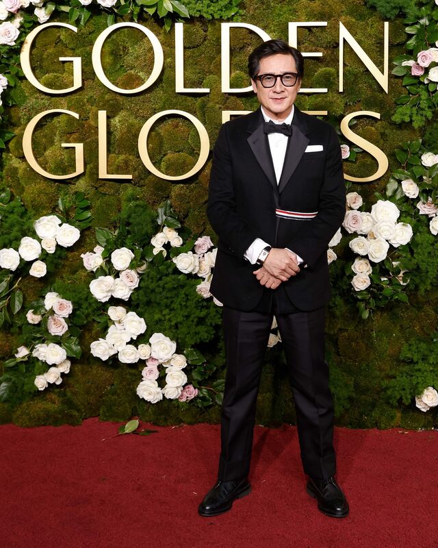 Ke Huy Quan em Thom Browne