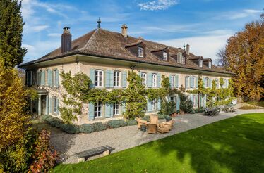 Villa centenária onde viveu Audrey Hepburn está à venda na Suíça