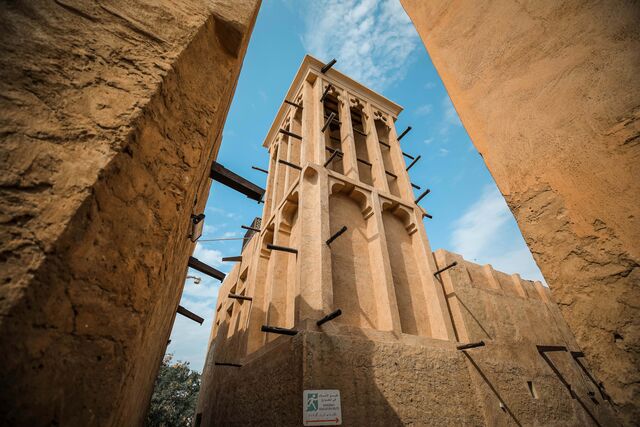Os edifícios antigos tinham estas estruturas – torres de vento – para ajudar a refrescar a casa