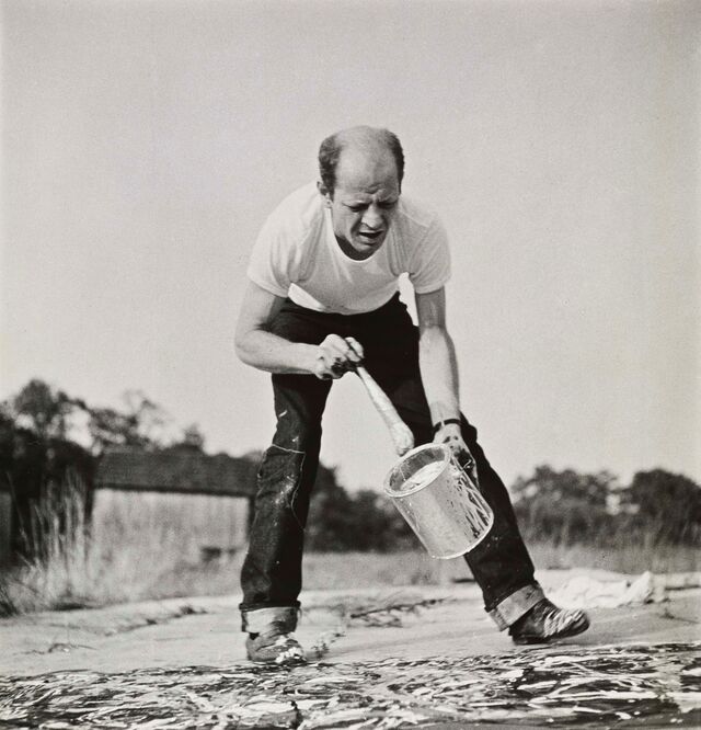 A técnica de Jackson Pollock consistia em derramar (drip) ou atirar tinta contra a tela