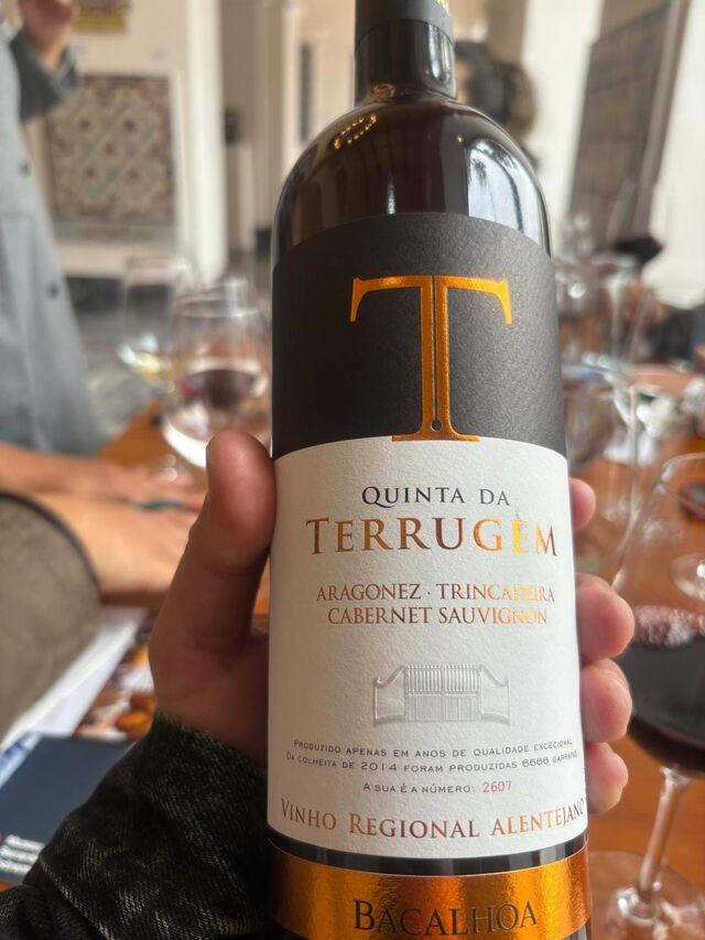 Um dos vinhos em prova.