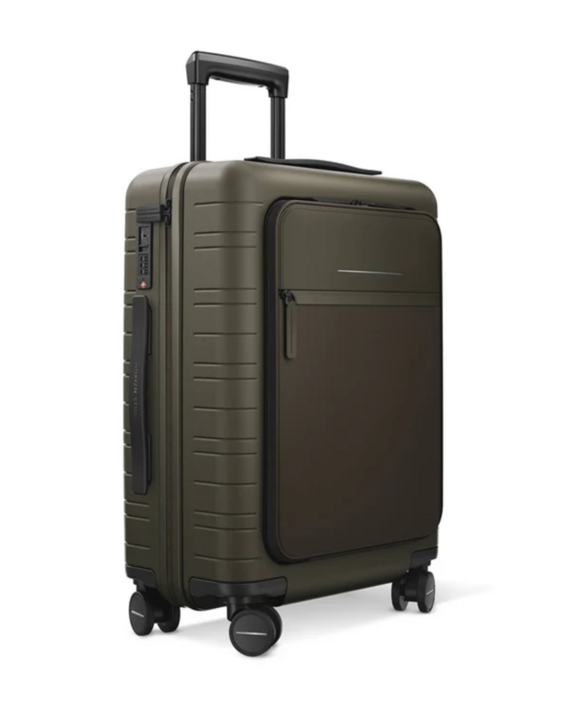 Horizn Studio, M5 Essential Cabin Luggage (37L), €460.