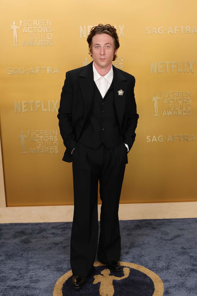 Jeremy Allen White em Louis Vuitton