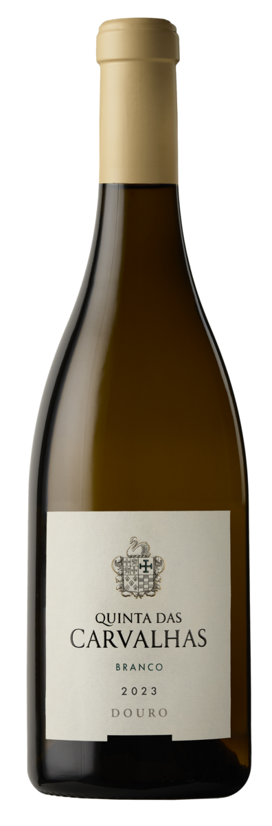 Quinta das Carvalhas Branco 2023 Estagia em pipas de 500 litros usadas durante seis meses, sobre borras finas e com batonnage bissemanal. É, portanto, um branco ligeiramente tanínico. Produção: 14.000 garrafas. Preço: 32 euros.