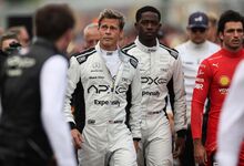 Novo trailer de "F1" com Brad Pitt e Damson Idris promete ação e realismo nas pistas