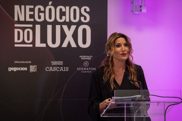 A conferência foi apresentada por Marisa Caetano Antunes, pivot do canal noticioso Now