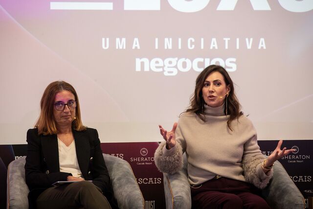 Mónica Seabra-Mendes durante o debate sobre o Luxo e a Economia Global com Isabel Ucha, presidente da Euronext Lisboa