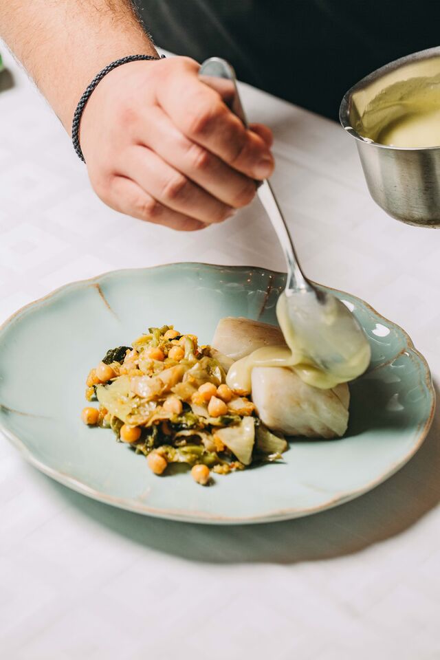 Bacalhau com migas de grão e couve, Cantina de Ventozelo