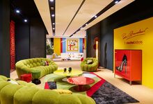 Pedro Almodóvar & Roche Bobois, uma colaboração que celebra a cor