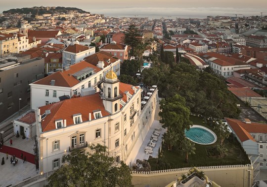 Torel Palace volta a receber degustação de vinhos com petiscos e música ao vivo