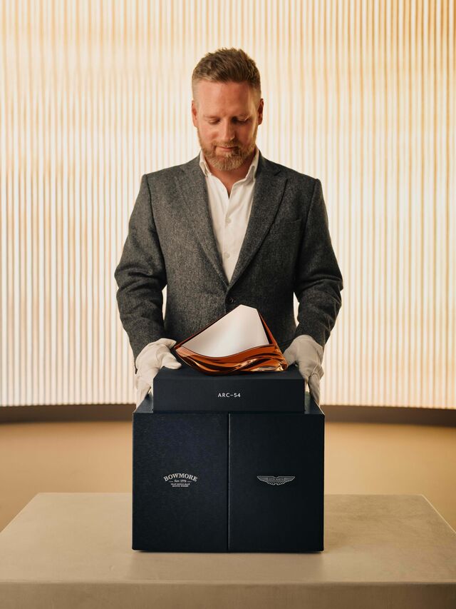 Apresentação do Bowmore x Aston Martin ARC-54