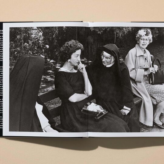 Livro. Mais de seis décadas de fotografias de Ralph Gibson
