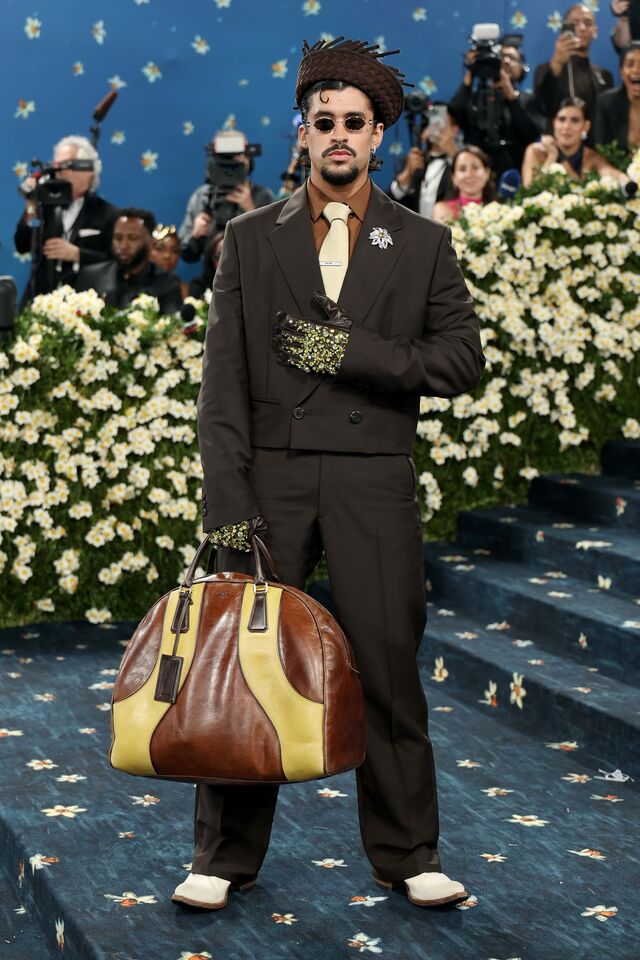 Bad Bunny, em Prada.