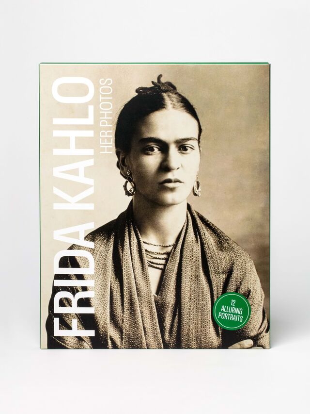A "Frida Kahlo Portrait Collection" inclui 12 retratos, uma moldura e custa 25 euros