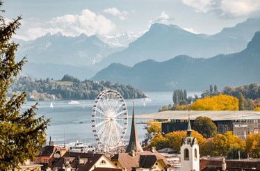 Guia de Lucerna: entre ruas medievais e caminhadas de montanha