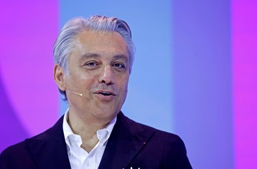Dos carros para a moda: Quem é Luca de Meo?