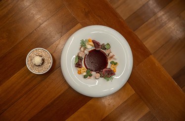 “Mancheguinha”. Chef espanhol com estrela Michelin apresenta versão inusitada da francesinha