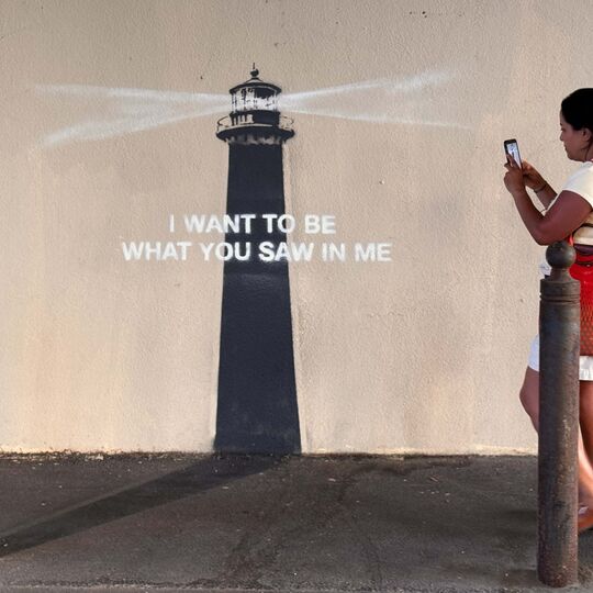 Novo mural de Banksy em Marselha