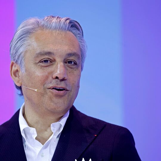 Dos carros para a moda: Quem é Luca de Meo?
