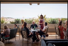 Um brunch mediterrânico com Lisboa a seus pés