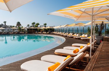 Um Sun Club no Algarve para refrescar os dias quentes com champagne