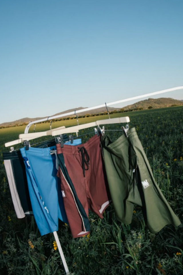Uma marca com os pés na terra e a cabeça no oceano
