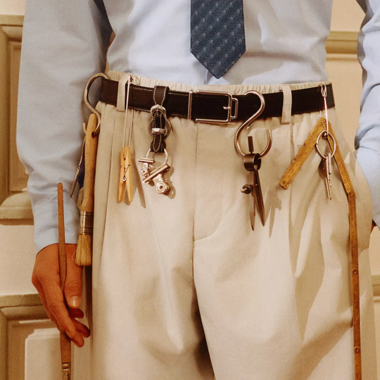 10 cintos masculinos que podem fazer toda a diferença num look