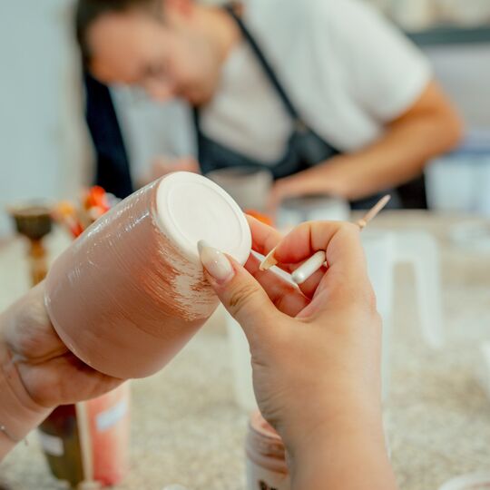 “The Passing Vessel”. O workshop imersivo no Porto que ensina a criar velas perfumadas