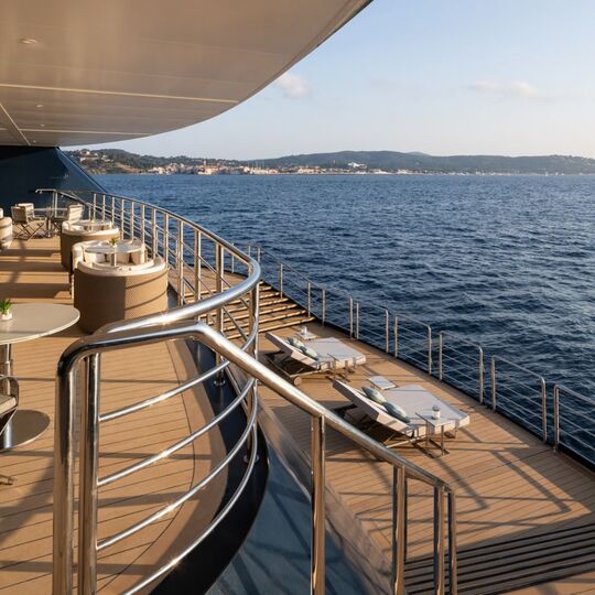 Super Iates: onde o luxo atravessa o alto-mar