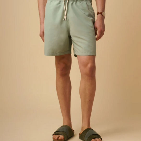 Calções de banho masculinos: estilo, conforto e tendências para este verão