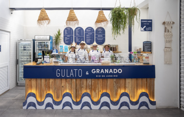 É uma homenagem ao Brasil, esta colaboração, que une a gelataria à marca fundada no Rio de Janeiro