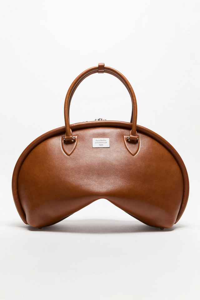 Acne Studios, Bowlina shoulder bag, 1.900 euros