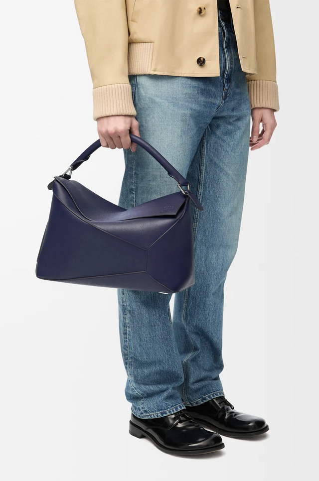Loewe, Large Puzzle Edge bag in classic calfskin, 3.400 euros