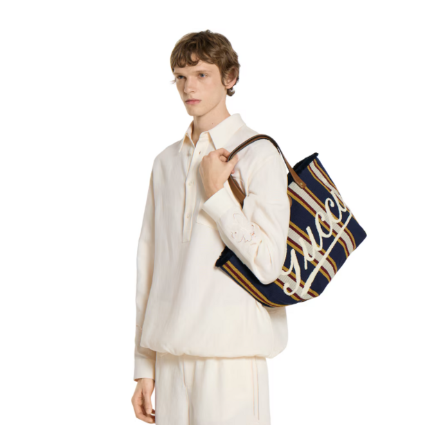 Gucci, Embroidered medium canvas tote bag, 1.890 euros
